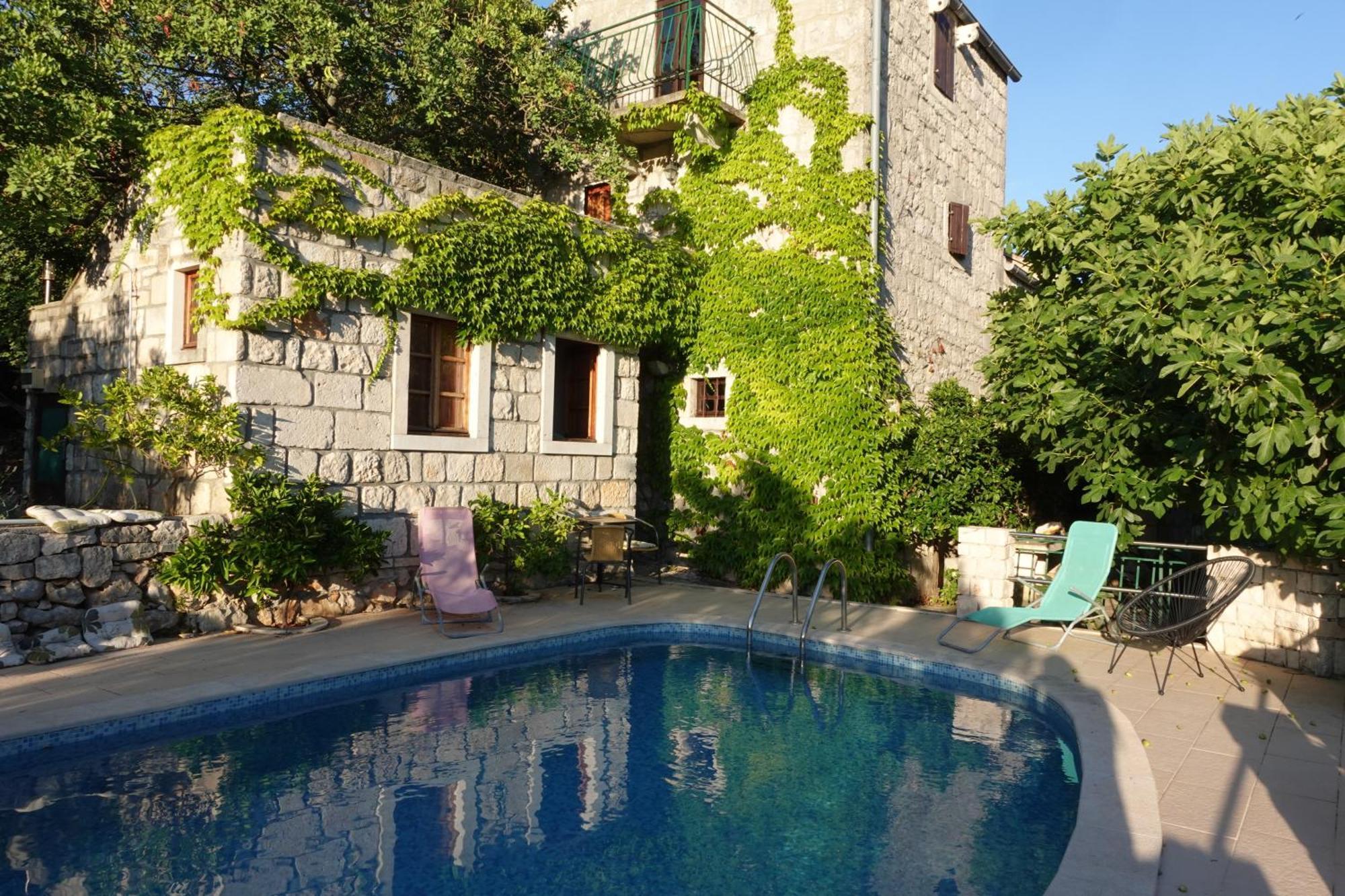 Holiday Home Villa Kastel Zrnovo 외부 사진
