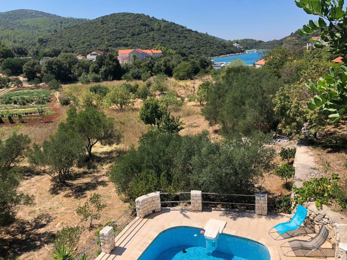 Holiday Home Villa Kastel Zrnovo 외부 사진